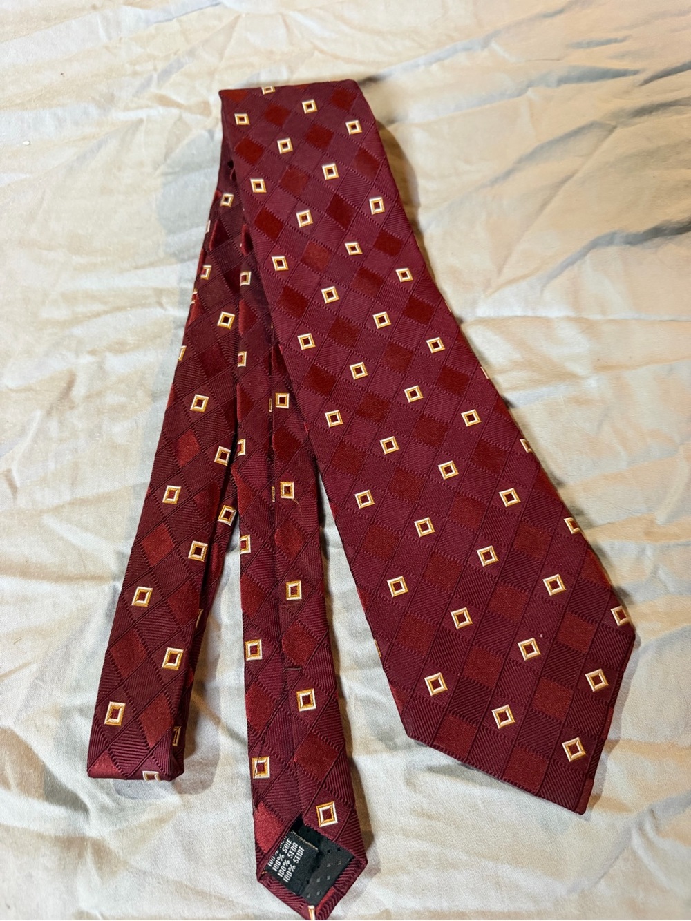 Men's Classic Wine Red Geometric Silk Tie
